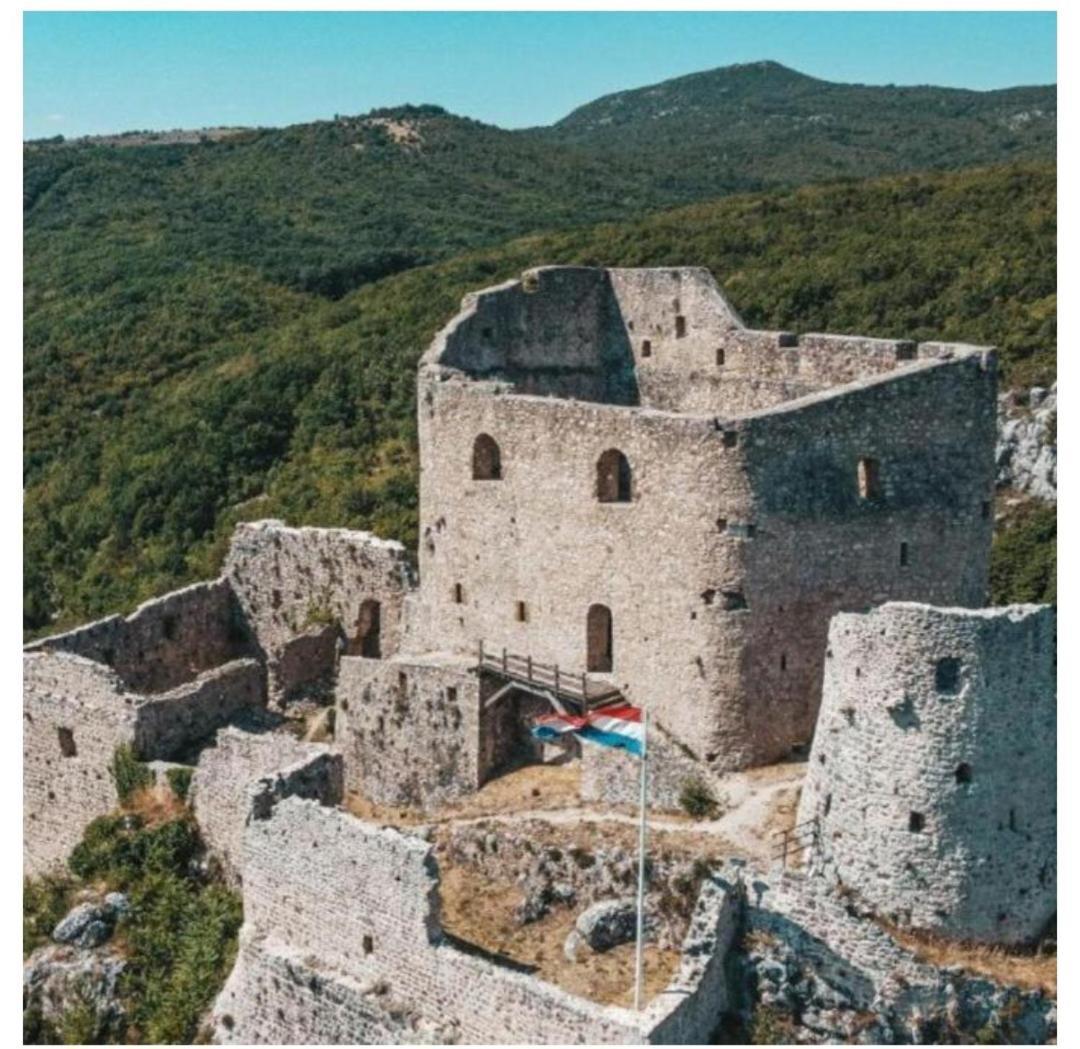 Mare Vrlika Exterior foto